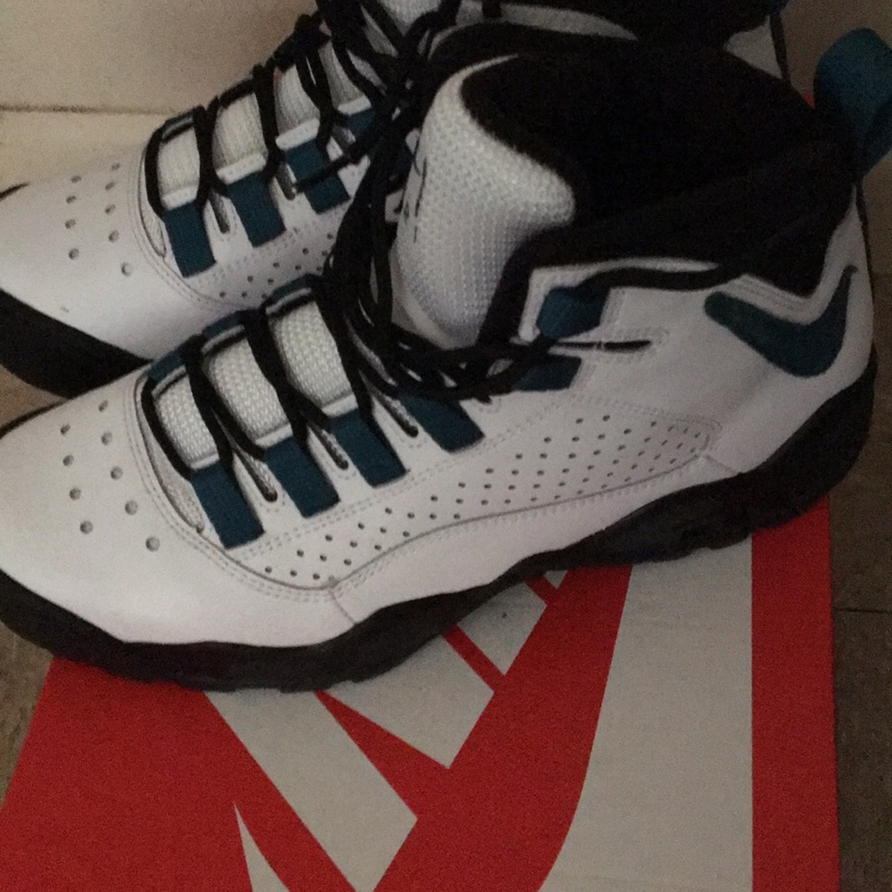 Shoes - Picture 2 of 2